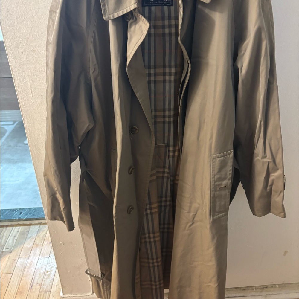 Burberry Men’s Vintage Khaki Trench Coat with Signature Plaid Lining